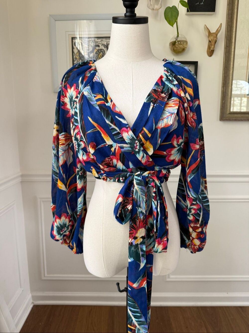 Red Carter Floral Paradise Print Crop Wrap Top M